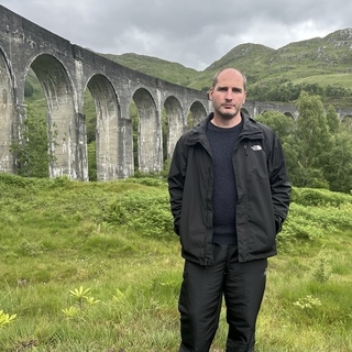 9e03e1452profilképe